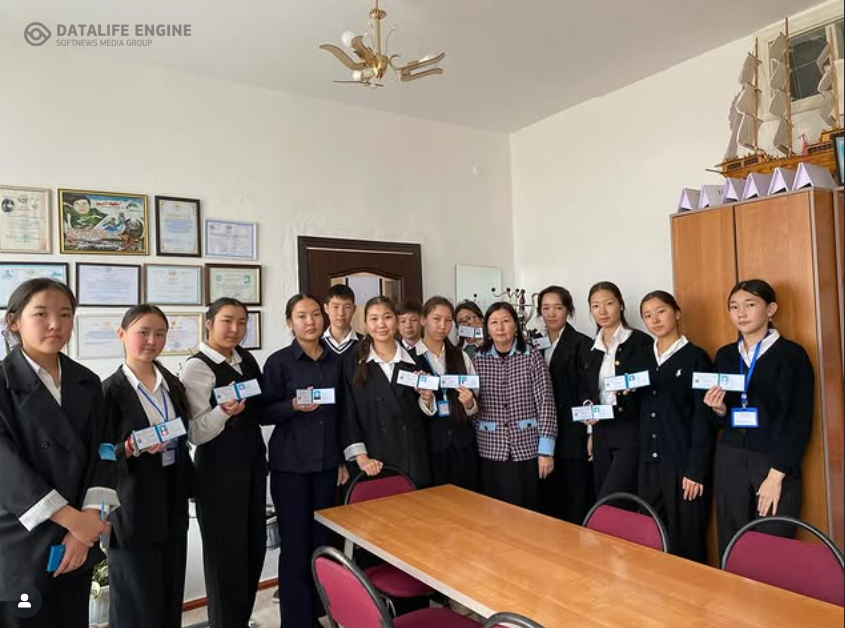 «Көшбасшылыққа қадам: Парламент мүшелерін таныстыру»